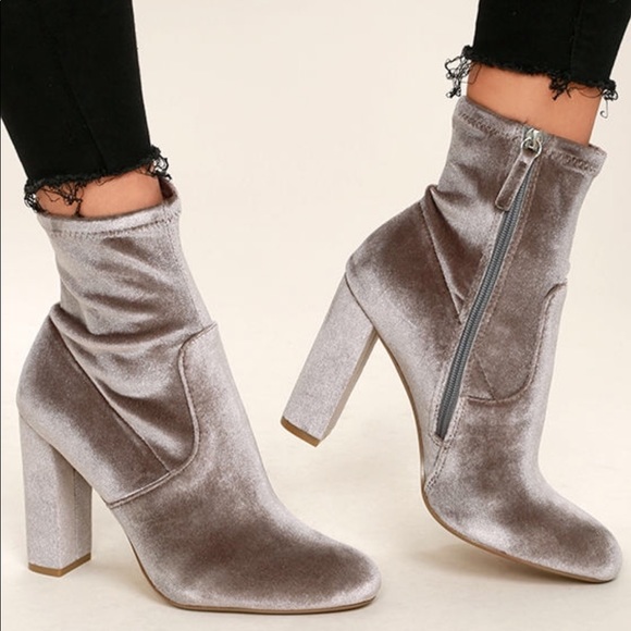 Steve Madden Shoes - Steve Madden crushed velvet booties